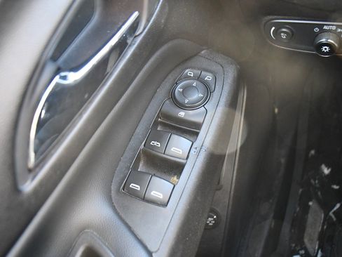 Used 2020 Chevrolet Equinox LT w/ Midnight Edition image 23