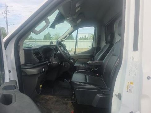 Used 2022 Ford Transit 350 DRW RWD image 4