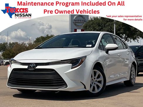Used 2025 Toyota Corolla LE FWD image 1