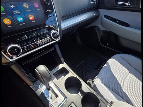 Used 2019 Subaru Outback 2.5i Premium image 17