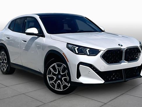 Used 2026 BMW X2 xDrive28i AWD/4WD image 2