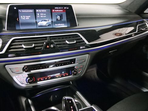 Used 2019 BMW 750i RWD image 53