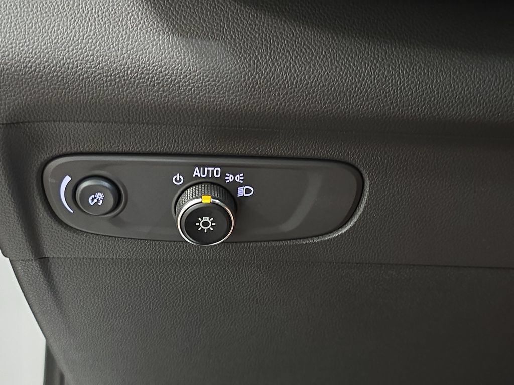 Used 2023 Buick Envision Preferred AWD/4WD image 28