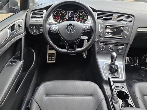 Used 2017 Volkswagen Golf Alltrack SE image 12