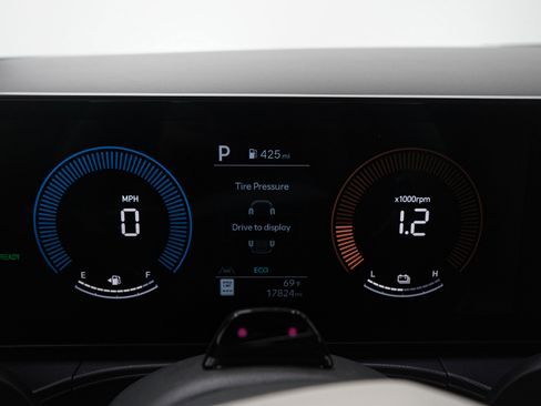 Used 2025 Hyundai Santa Fe SEL image 31