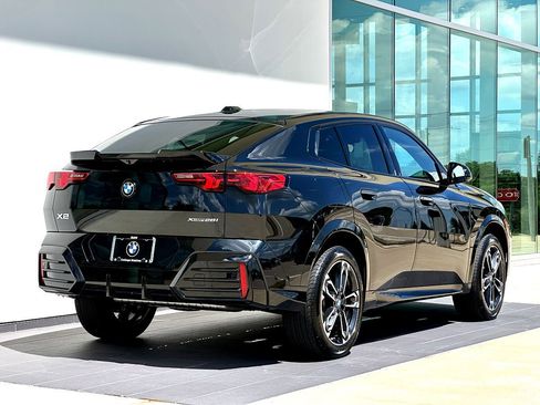 New 2026 BMW X2 xDrive28i w/ Technology Package AWD/4WD image 4