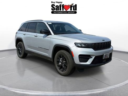 Certified 2025 Jeep Grand Cherokee Altitude AWD/4WD image 11