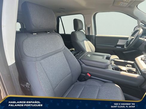 Used 2025 Ford Expedition Active AWD/4WD image 38