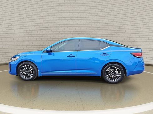 Used 2025 Nissan Sentra SV image 8