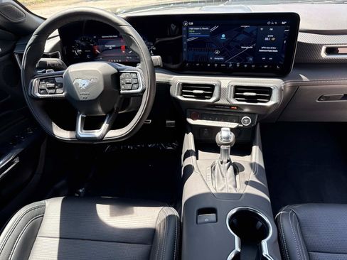Used 2025 Ford Mustang GT Premium RWD image 17