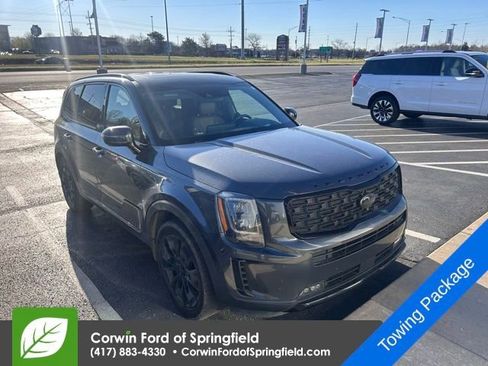 Used 2021 Kia Telluride SX w/ SX Prestige Package image 3