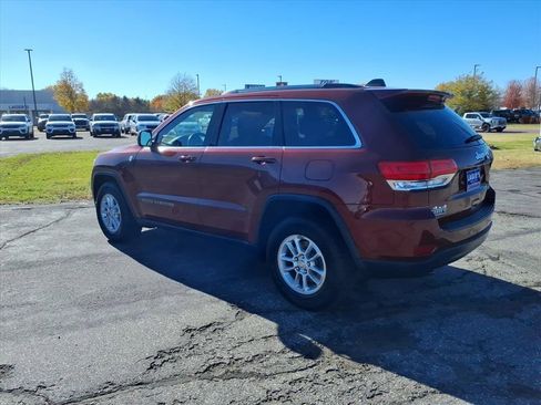 Used 2018 Jeep Grand Cherokee Laredo image 5
