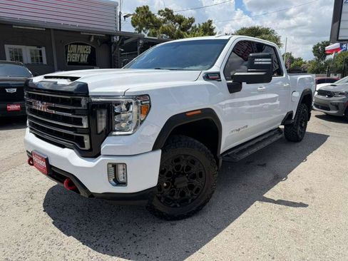 Used 2022 GMC Sierra 2500 AT4 AWD/4WD image 2