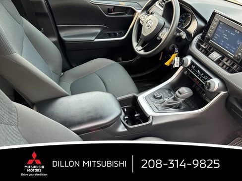 Used 2022 Toyota RAV4 LE AWD/4WD image 18