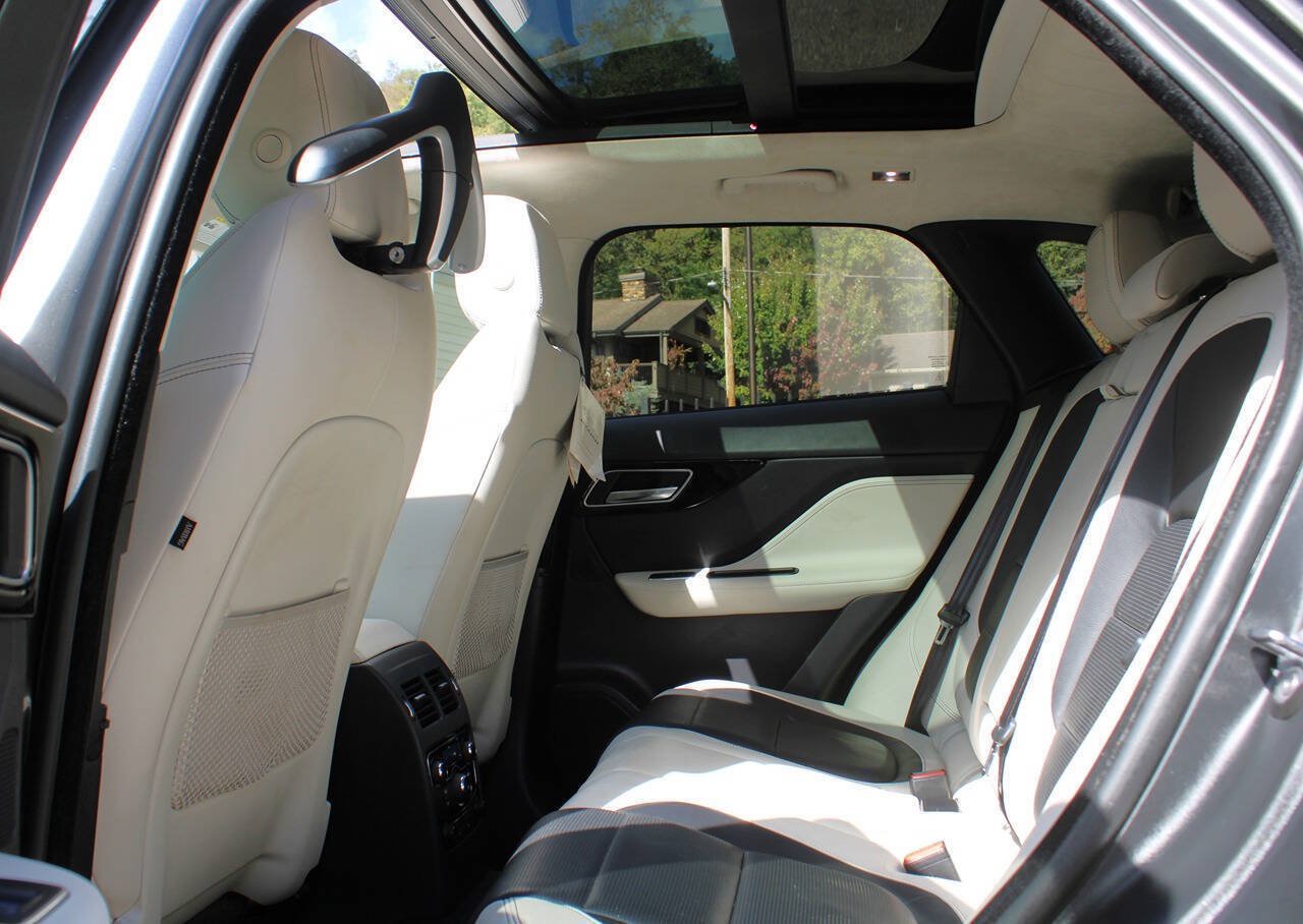 Used 2019 Jaguar F-PACE S AWD/4WD image 27