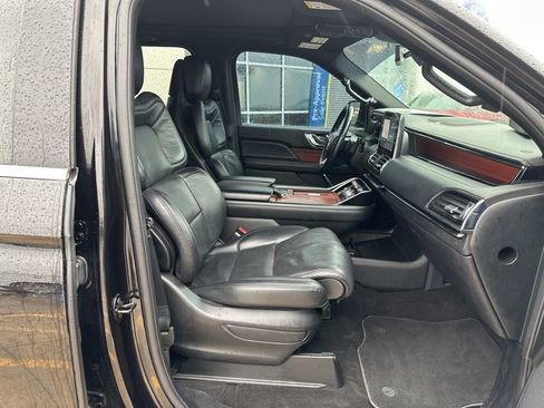 Used 2021 Lincoln Navigator Reserve AWD/4WD image 46