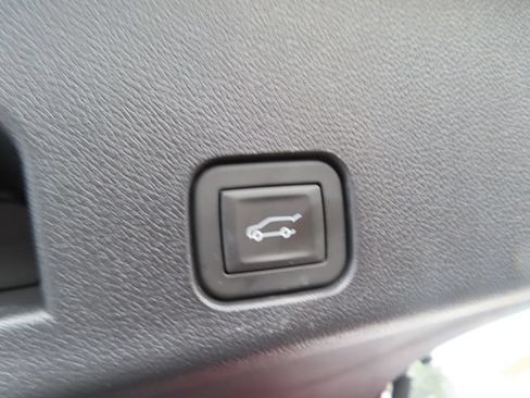 Used 2025 Chevrolet Traverse RS w/ LPO, Floor Liner Package AWD/4WD image 46