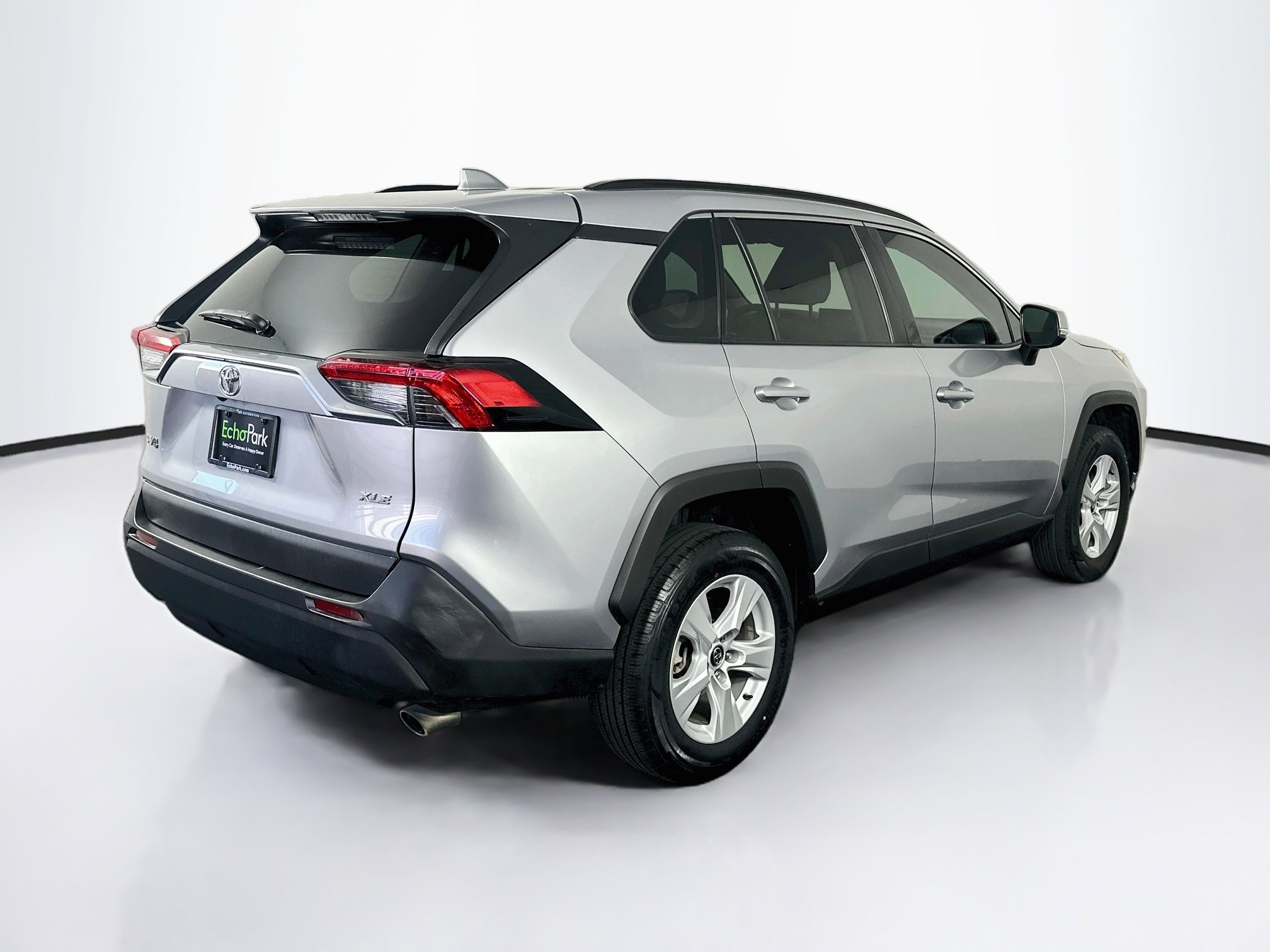 Used 2020 Toyota RAV4 XLE FWD image 9