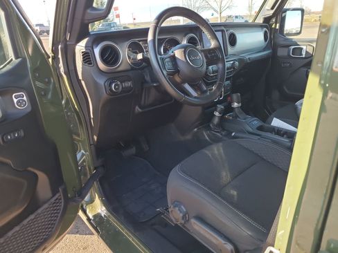 Used 2021 Jeep Wrangler Unlimited Sport image 10