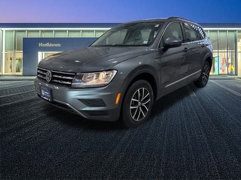 Certified 2021 Volkswagen Tiguan SE w/ Panoramic Sunroof Package image 8