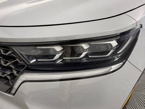 Used 2023 Kia Sorento SX Prestige image 13