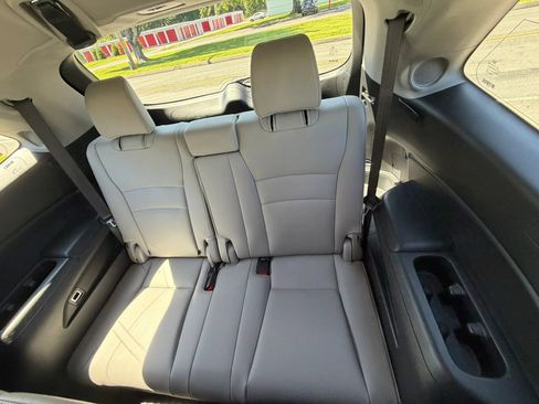 Used 2016 Honda Pilot Touring image 18