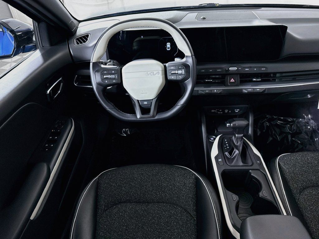 Used 2025 Kia K4 GT-Line w/ GT-Line Sunroof Package FWD image 4