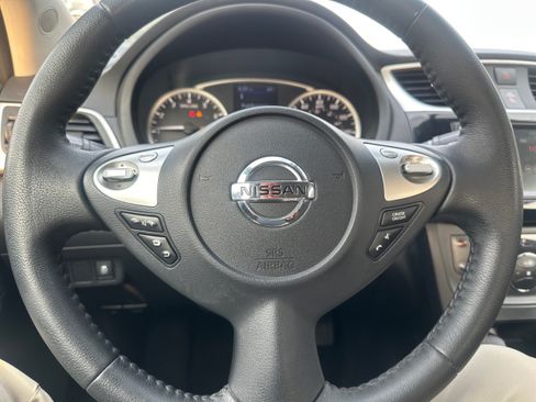 Used 2019 Nissan Sentra SV FWD image 18