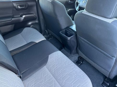 Used 2021 Toyota Tacoma TRD Sport w/ Technology Package RWD image 29