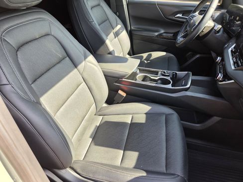 Used 2026 Chevrolet Equinox LT w/ Convenience Package II FWD image 10