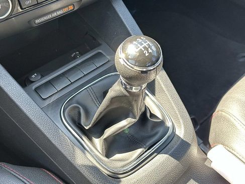 Used 2012 Volkswagen Jetta GLI FWD image 33