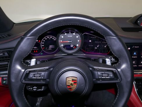 Used 2022 Porsche Panamera image 28