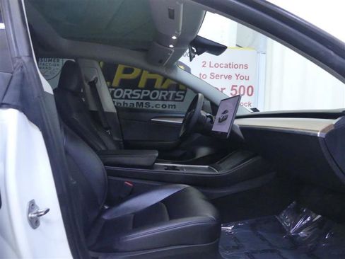 Used 2023 Tesla Model 3 Standard Range RWD image 7
