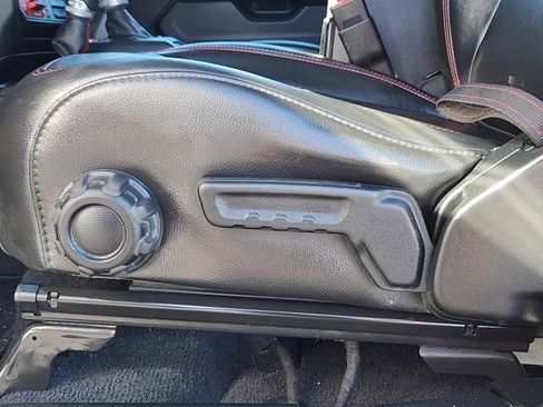 Used 2020 Jeep Gladiator Rubicon image 9