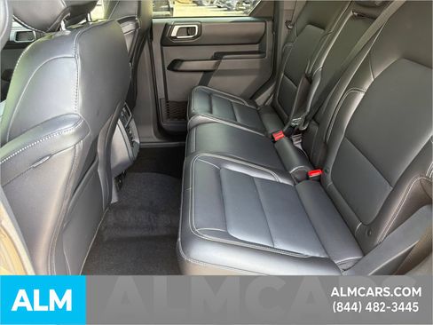 Used 2025 Ford Bronco Outer Banks w/ Sasquatch Package AWD/4WD image 23