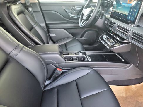 New 2025 Lincoln Corsair Premiere image 14