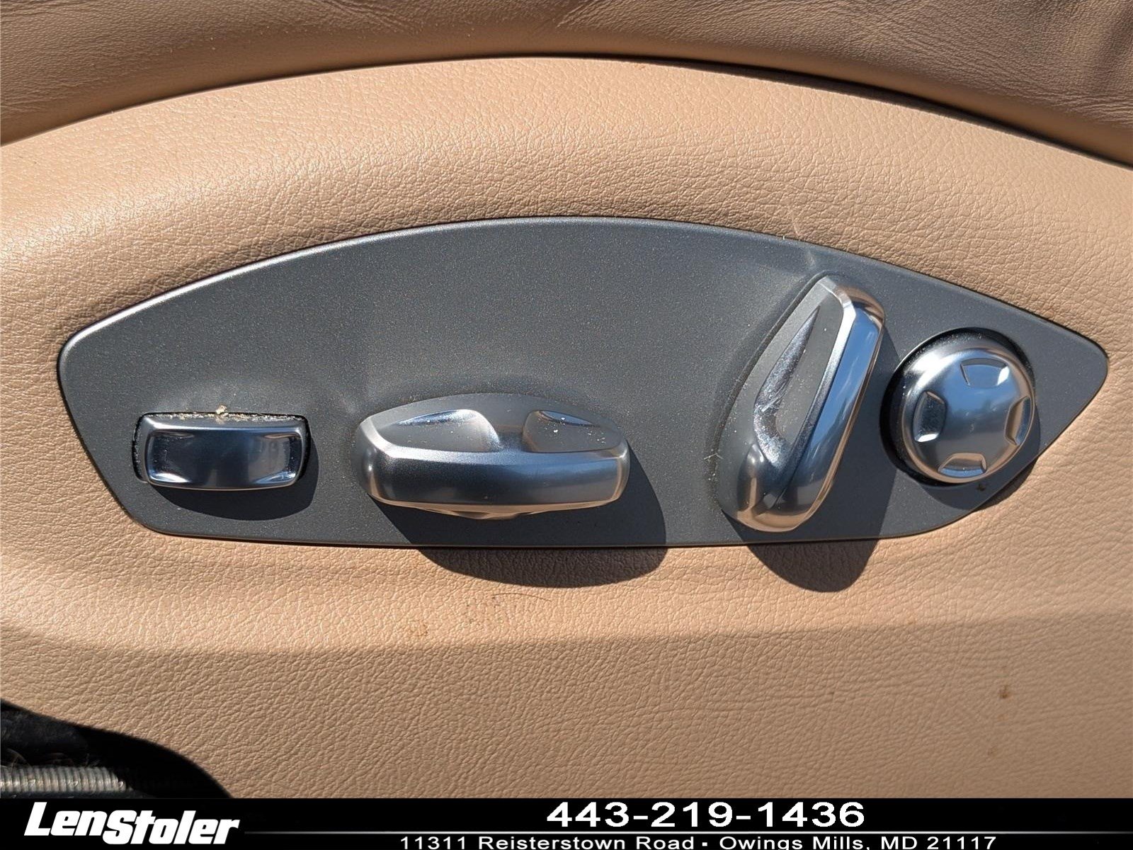 Used 2024 Porsche Macan AWD/4WD image 22