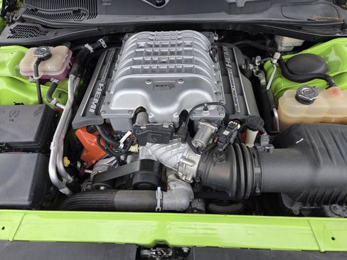 Used 2015 Dodge Challenger SRT Hellcat RWD image 30
