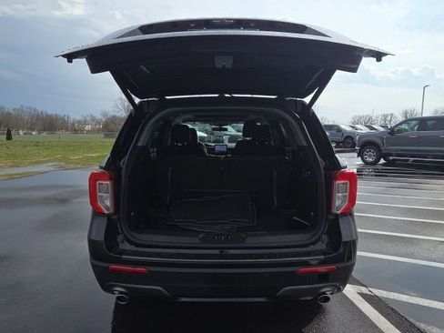 Used 2023 Ford Explorer XLT w/ Equipment Group 202A image 10
