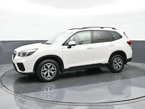 Used 2021 Subaru Forester Premium AWD/4WD image 5