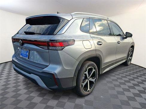 New 2025 Volkswagen Tiguan SE image 6