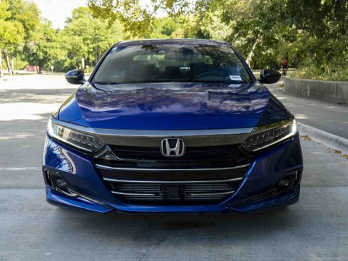 Used 2022 Honda Accord Sport image 3