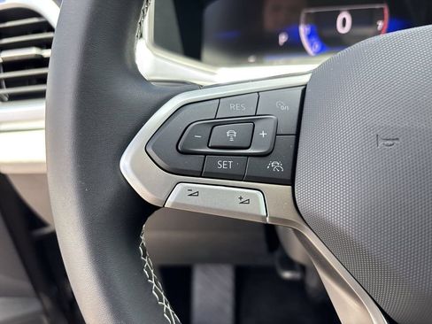New 2026 Volkswagen Taos SE FWD image 20