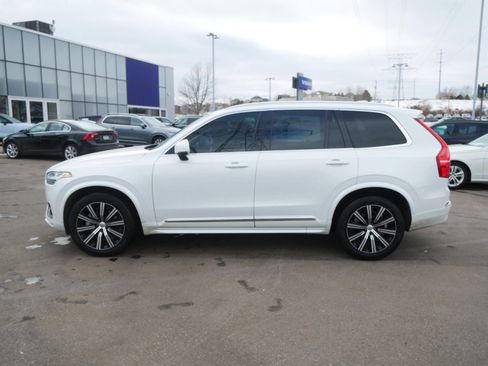 Used 2024 Volvo XC90 B6 Core w/ Climate Package image 4