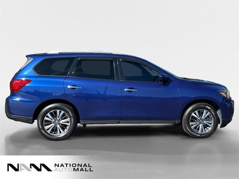 Used 2019 Nissan Pathfinder SV image 6