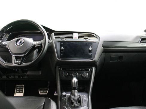 Used 2021 Volkswagen Tiguan SEL Premium R-Line image 2