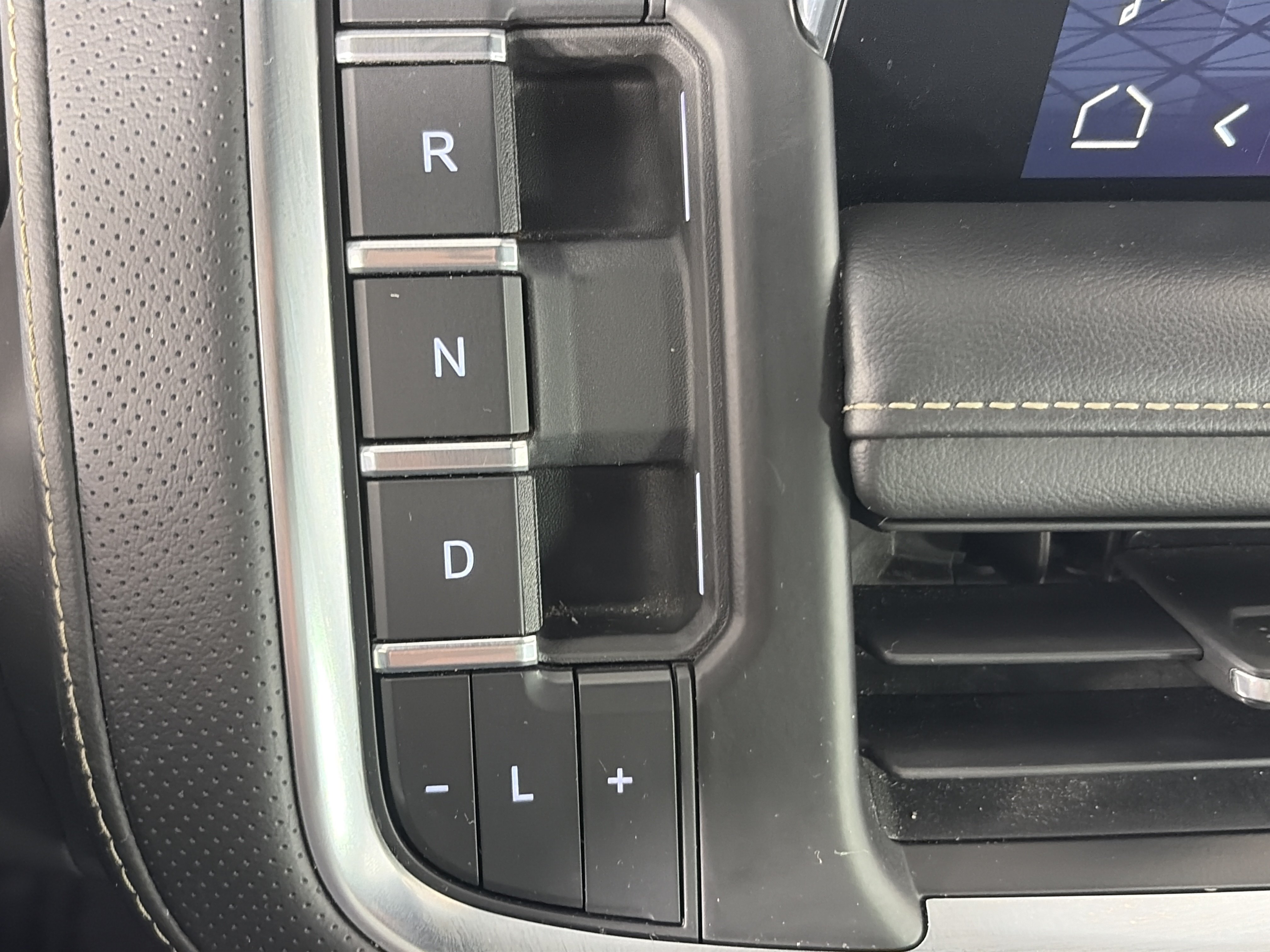 Used 2022 GMC Yukon SLT AWD/4WD image 34