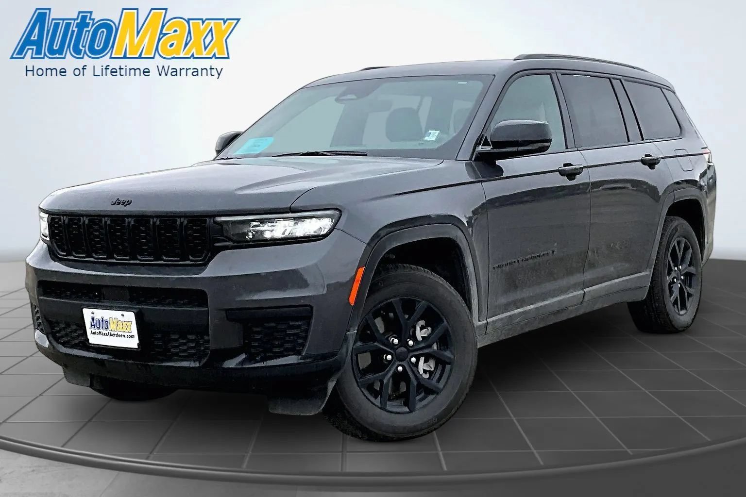 Used 2025 Jeep Grand Cherokee L Altitude AWD/4WD image 1