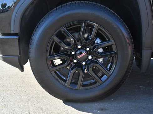 Used 2023 GMC Sierra 1500 Elevation image 12