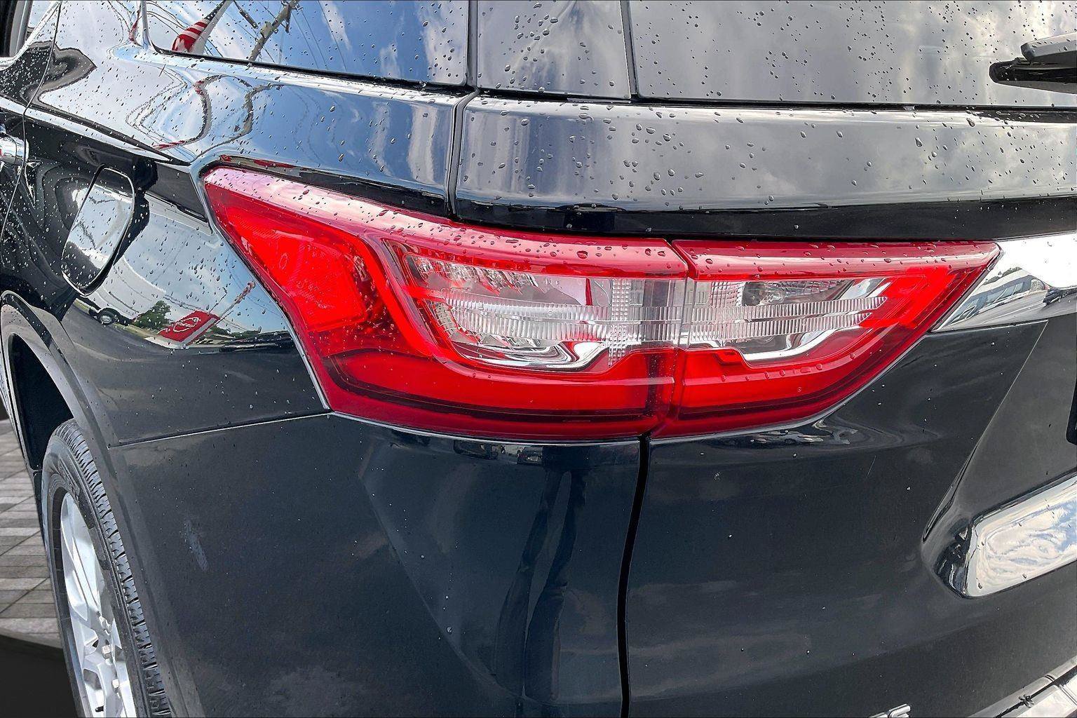 Used 2020 Chevrolet Traverse Premier FWD image 31